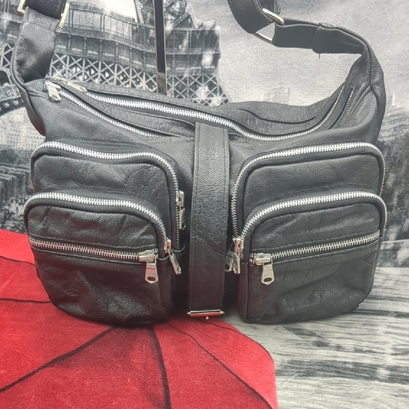 Pele Che Coco Handbags - Pele Che Coco Black Leather Bag